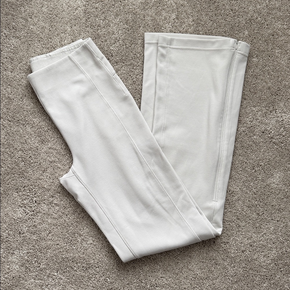 Lululemon Brushed Softstreme Ribbed Zip Flared Pant 32.5" in Bone - size 6 - Picture 5 of 10